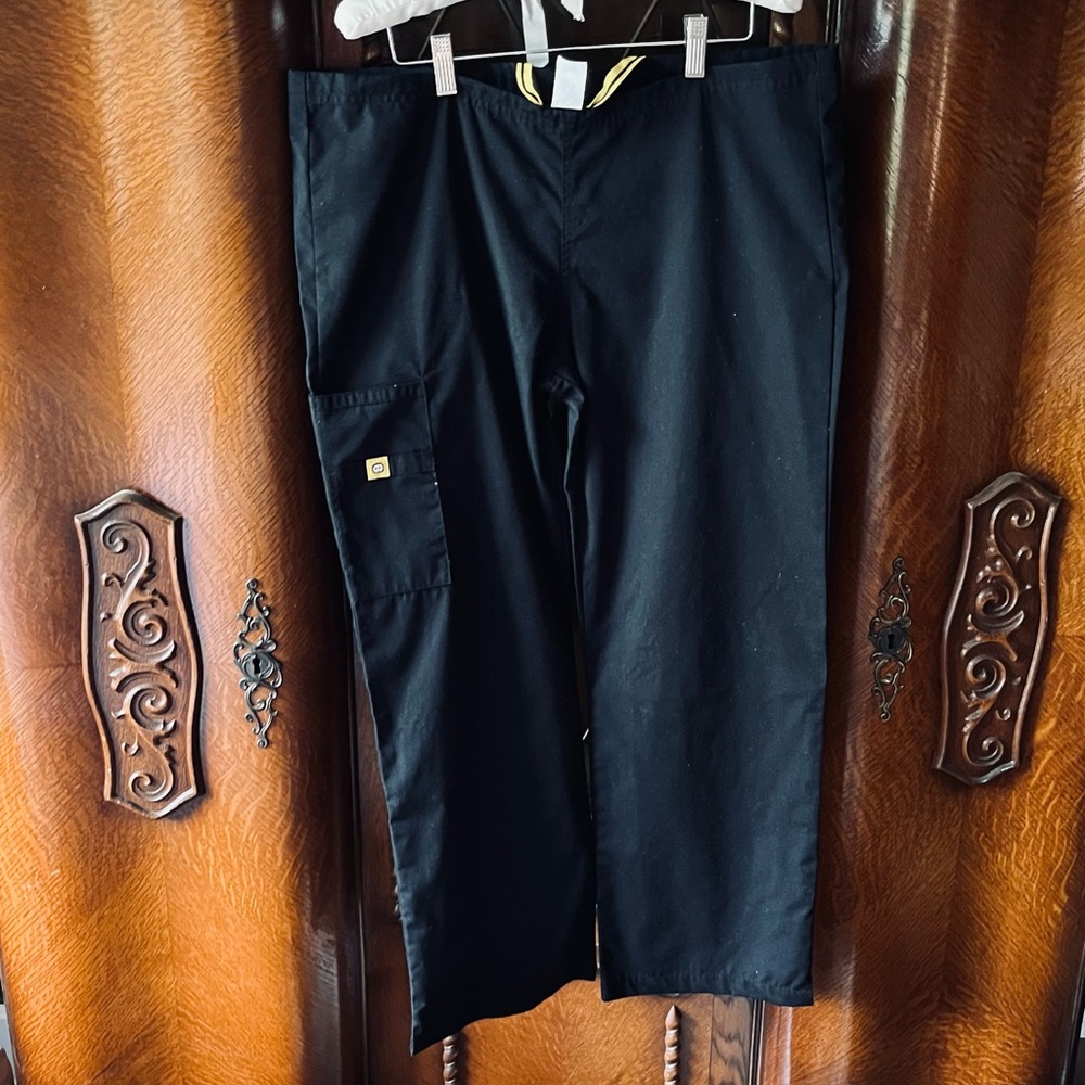 Black scrubs pants